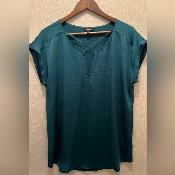 Green Women’s Large EXPRESS Top - Picture 1 of 3